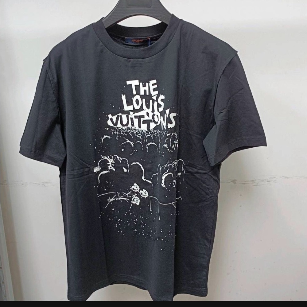 LV T-shirt in Black
